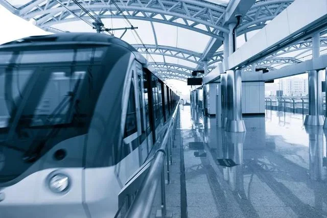 成都地铁上放的英文歌女声唱的（成都地铁街区音乐）3