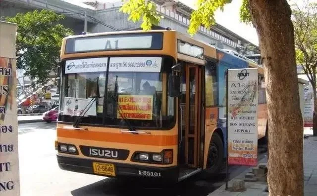 从曼谷市中心坐地铁去素万那普国际机场多少钱（地铁市区去曼谷机场）