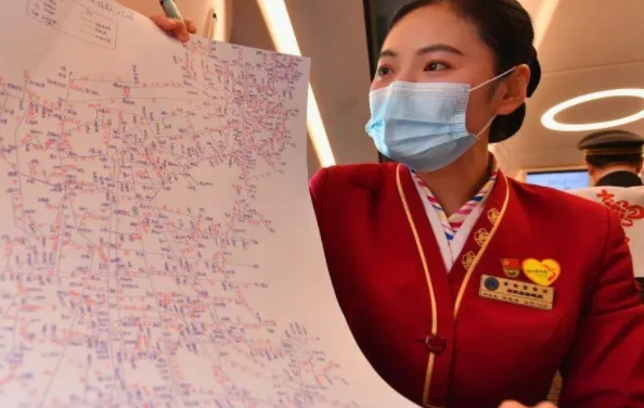 高铁小姐姐90分钟默画全国铁路图这是否体现了她的敬业（高铁姐）6