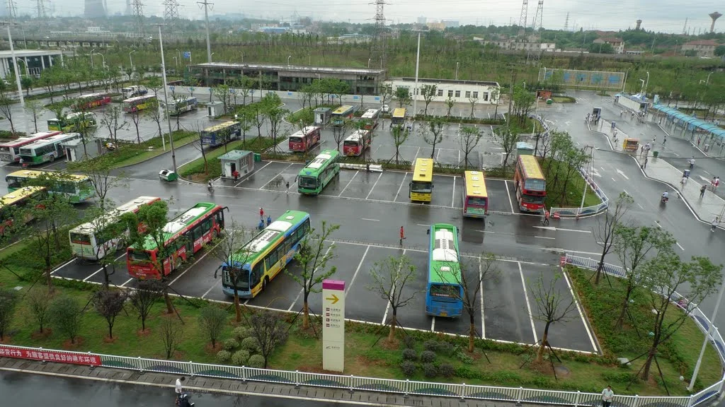 武汉1号轻轨线转乘2号地铁线怎么转（武汉公交车站和地铁换乘点如何设置）