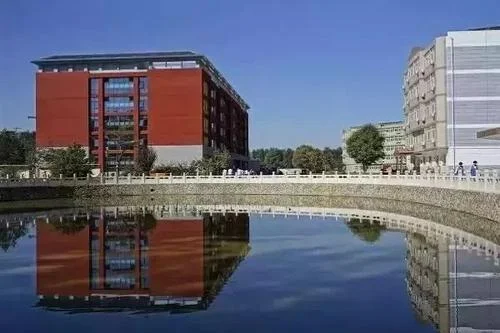 去宁波荣安实验中学在哪站下车(宁波荣安实验中学地铁出口)