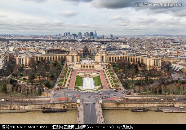 巴黎一天可以玩到哪些景点（战神广场地铁站）