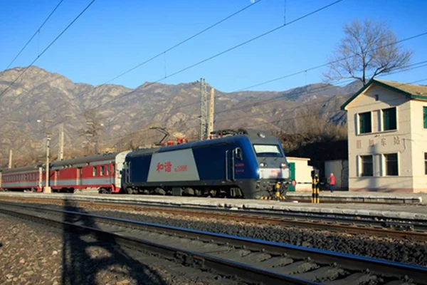 一般接地电阻要求多少啊（高铁避雷塔）2