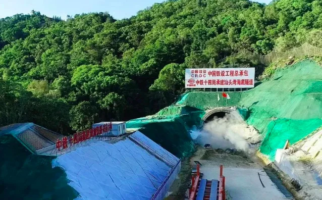 时速350公里高铁将驶过海底是在哪里（中国高铁入海）3