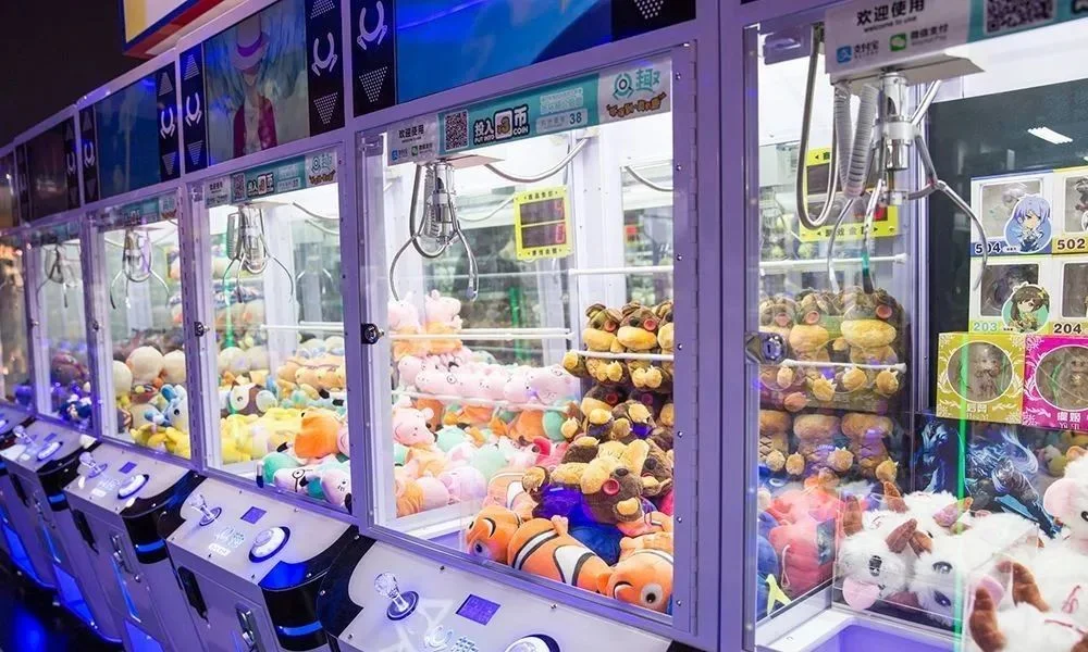 上海哪个地铁站有夹娃娃机（成都地铁娃娃机）2