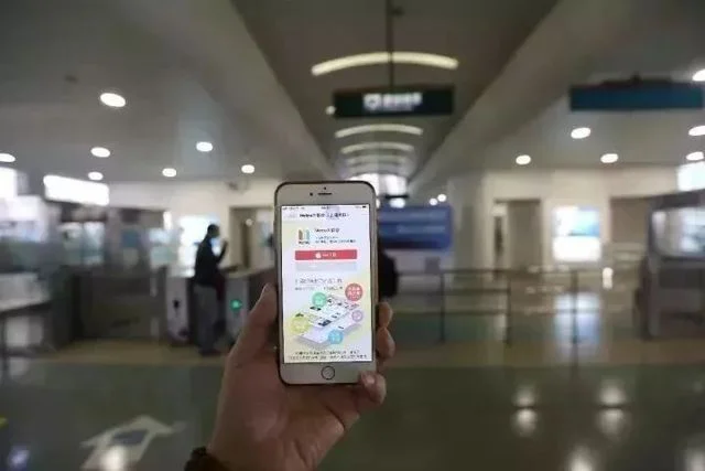 上海地铁如何用手机刷闸机（坐上海地铁手机能不能刷）1