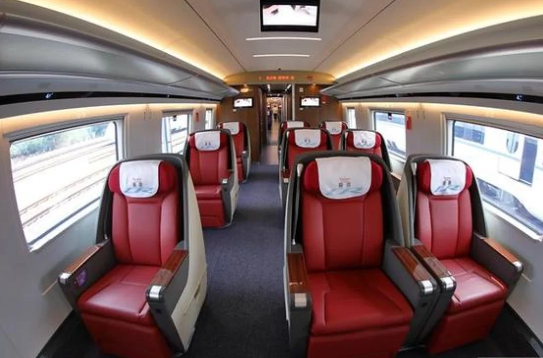 请问商务座和一等座有什么区别（高铁商务舱座椅）7