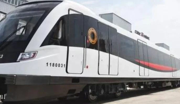 成都地铁是不是得在两个小时之内出站（一场暴雨过后的成都地铁）4