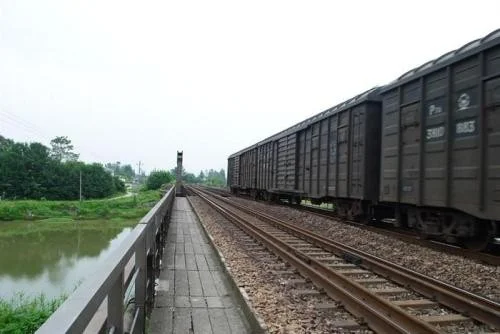 什么是铁路子弟（铁路的孩子）