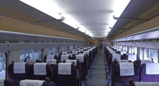 武汉地铁的运营中线路（武汉地铁商务车厢）4