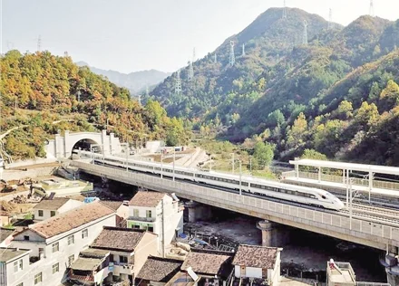 西成高铁有多少个停靠站（川陕高铁）7