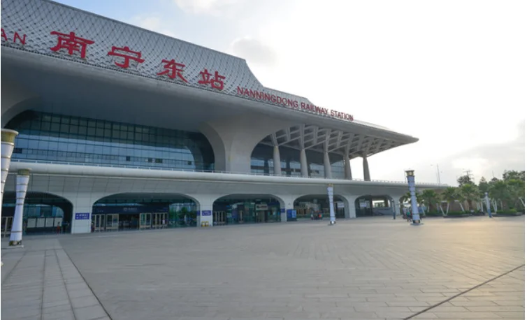 广州高铁站到南宁高铁东站要经过那些站（高铁站南宁）