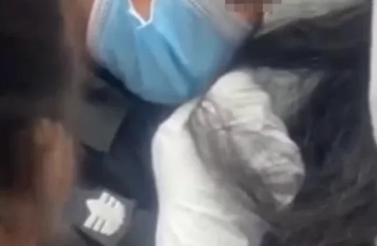 深圳地铁一安全员闻女乘客头发官方如何回应的（深圳地铁猥亵）3