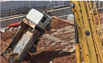 2012年7月29号深圳地铁3号线木棉湾地铁站事故求真相!(深圳地铁3号线基坑坍塌)2