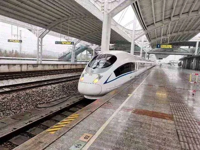 高铁霸座乘务员该如何处理（高铁霸坐事件）3