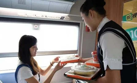 高铁到底能不能吃泡面有规定吗（高铁上可以泡面吗）2