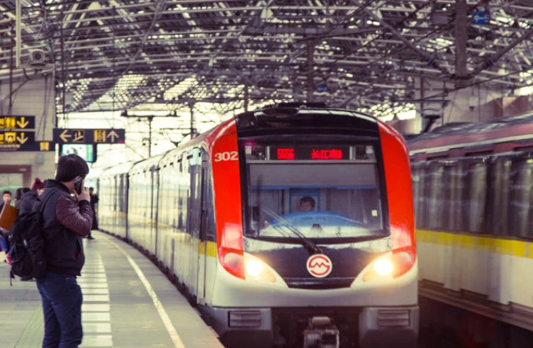 去铁路局工作好还是去地铁工作好(地铁和铁路局)1