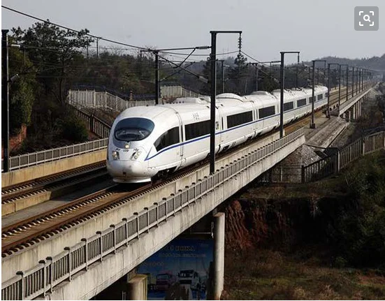 高铁的铁轨为什么中间没有接口了（铁路铁轨中间）6