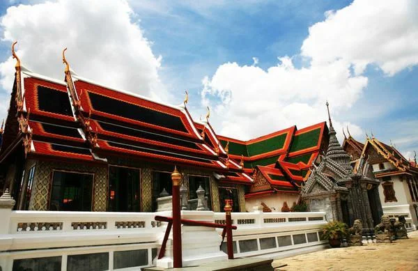 曼谷坐地铁(曼谷大皇宫最近地铁站)