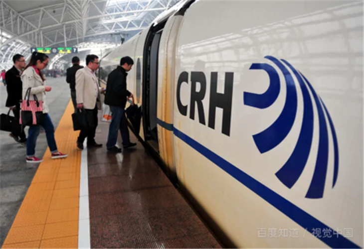 又见高铁霸座女子让座反被骂这是怎么回事（高铁女骂街）4