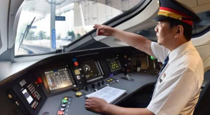 2018年铁路春运预计发送旅客多少亿人次（铁路满客率）3