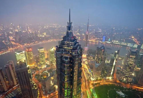 去上海世界之颠观光哪个地铁站下比较近（上海之巅观光厅地铁几号出口）2