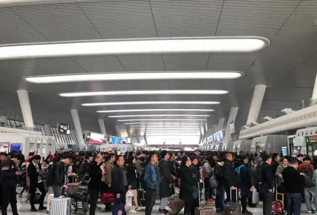 杭州城站地铁站出来走多久可以到城站火车站出发的地方（杭州地铁站就是城站吗）