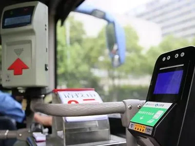 成都公交卡刷地铁可以刷多人么(成都地铁卡可以同时刷两次吗)2