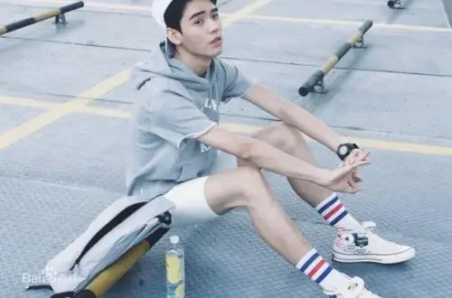 张艺兴在北京地铁被粉丝开玩笑是在录什么节目（地铁站热情的粉丝）3