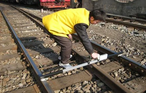 关于钢轨的国标尺寸要求（国标铁路线路）