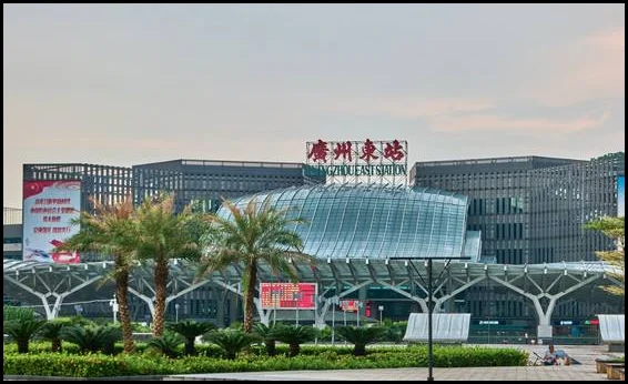 在广州火车东站地铁口出来在哪个地铁口可以去火车站买票还有进站口是哪个出口出站是哪个出口详细点（广州东站地铁取票处）