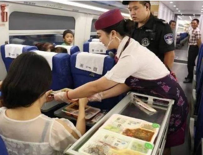 高铁上吃什么(高铁动车食物)3