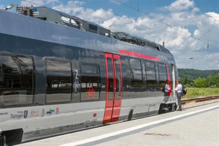 西安地铁2号线西安北站距离西安火车北站进站口有多远地铁哪个出口近一些(西安地铁到西安北站需要多久)2