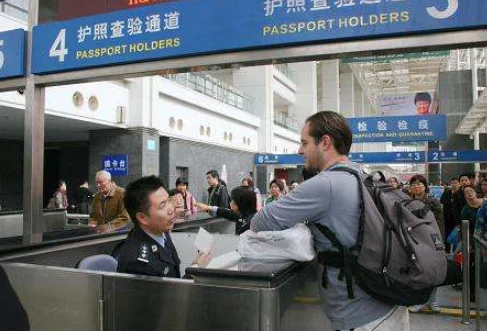 上海地铁3号线的首末班车时间(6月15日上海地铁三人)4