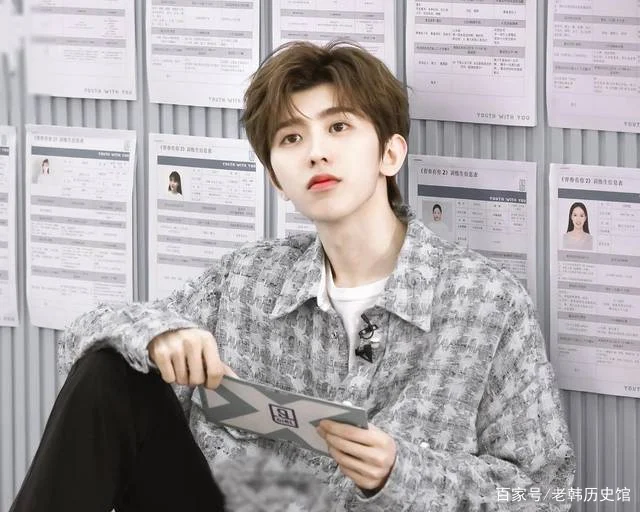 地铁四号线杭州（杭州地铁哪号线有蔡徐坤海报）3