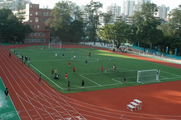 坐地铁几号线可以到“广州美术学院”（广美附中地铁站）2