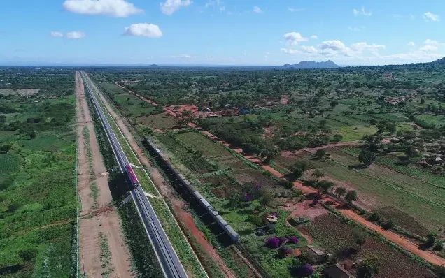 肯尼亚蒙内铁路的建成具有什么样的重大意义(肯尼亚铁路通车视频)4