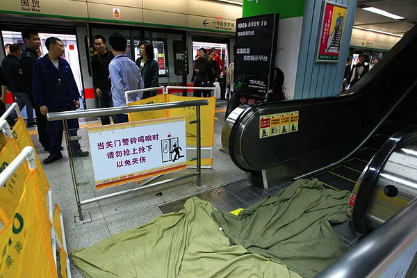 武汉1号轻轨线转乘2号地铁线怎么转(武汉大暴雨地铁怎么样)