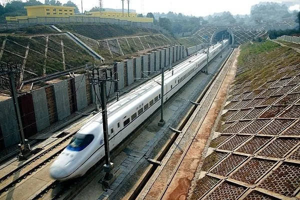 终于知道高铁为什么能盈利了!!!(高铁赚钱)