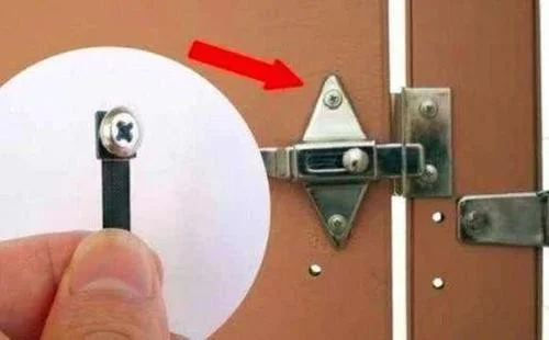 上海哪些地铁站内有厕所（上海地铁厕所摄像头）2