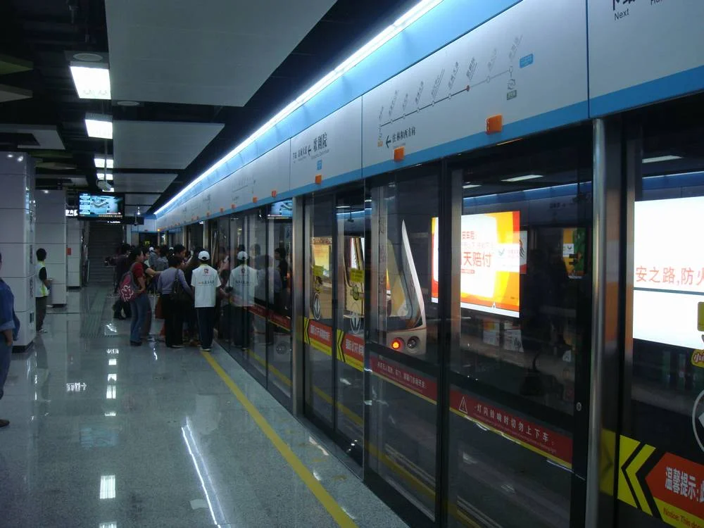 地铁站轨行区广告灯箱一封的尺寸是多少（地铁站轨行区）3